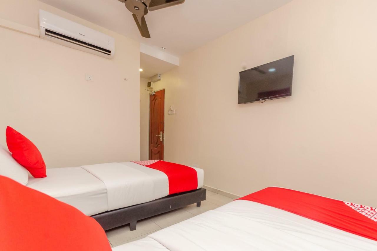 Oyo 1010 Skudai Hotel Exteriör bild