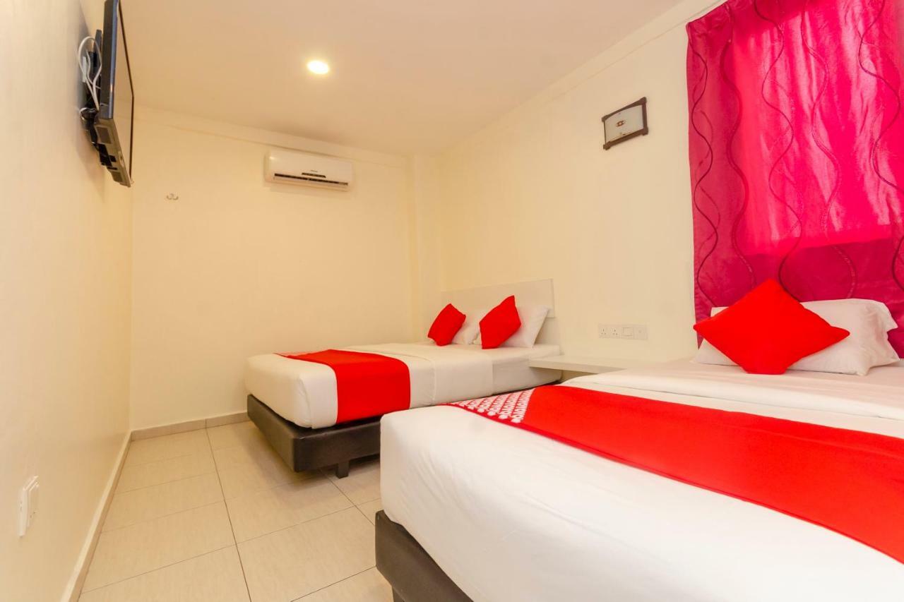 Oyo 1010 Skudai Hotel Exteriör bild