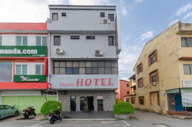 Oyo 1010 Skudai Hotel Exteriör bild