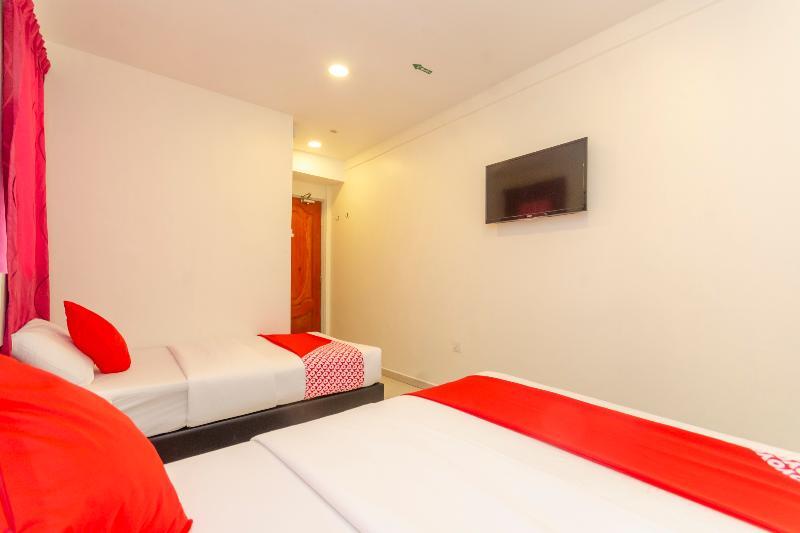 Oyo 1010 Skudai Hotel Exteriör bild