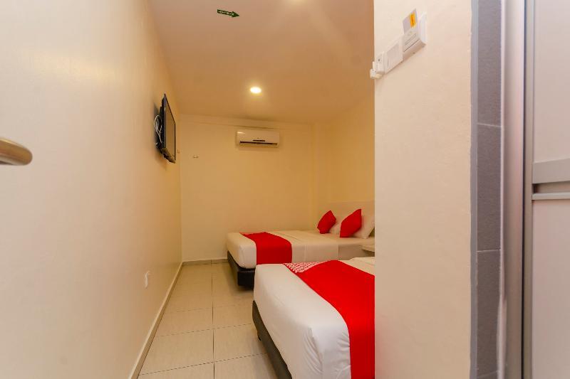 Oyo 1010 Skudai Hotel Exteriör bild
