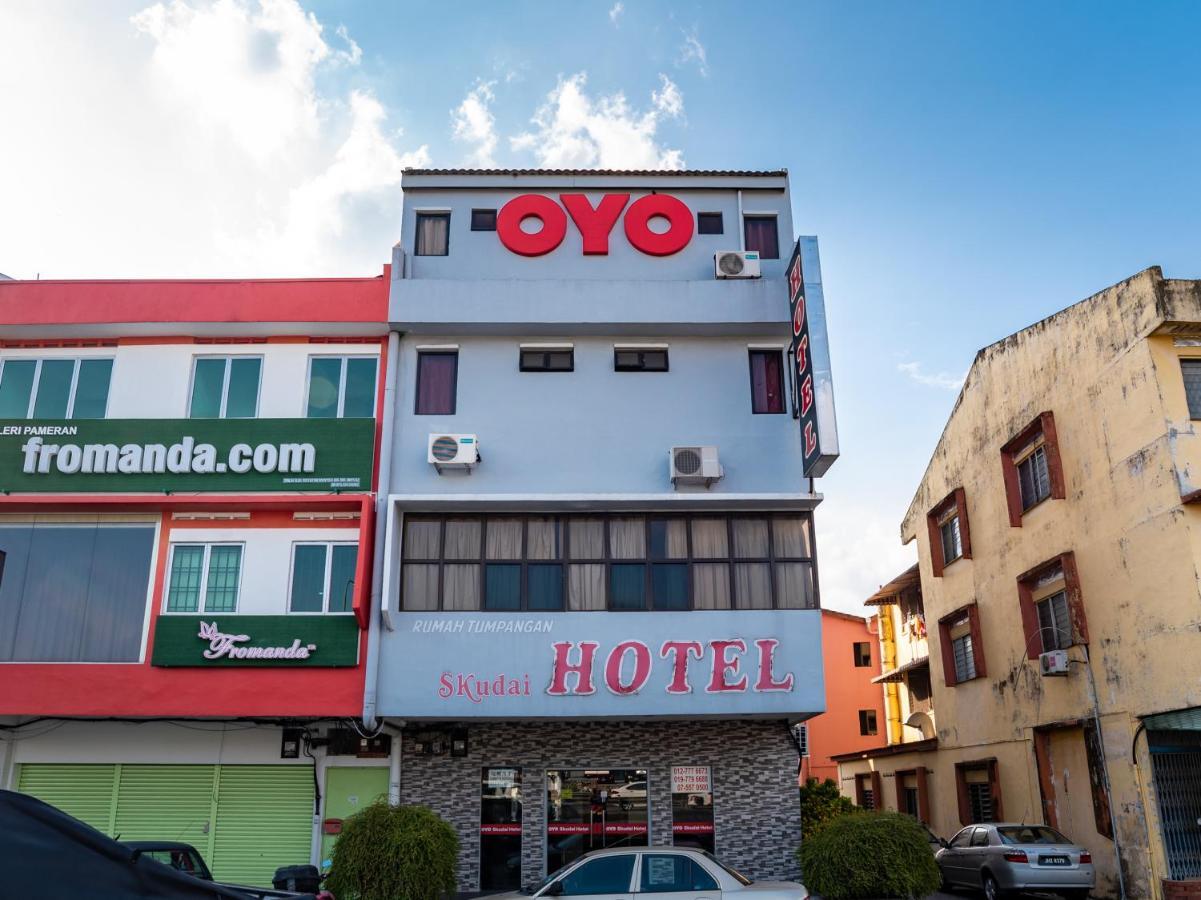 Oyo 1010 Skudai Hotel Exteriör bild